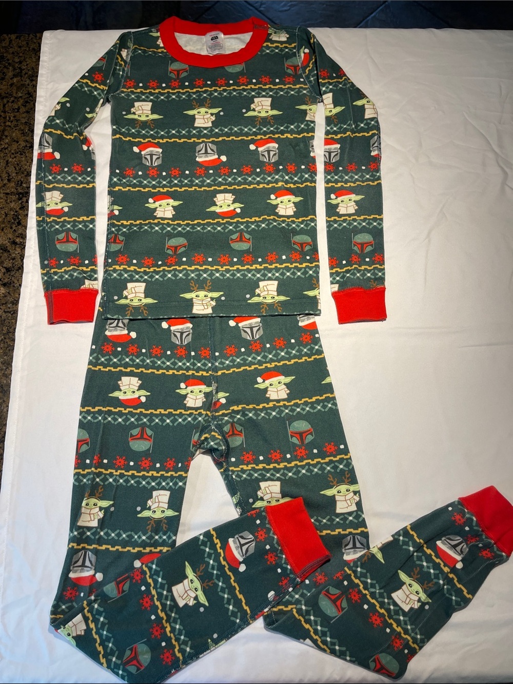 Hanna Andersson Green and Red Star Wars Grogu Holiday Pajama Set